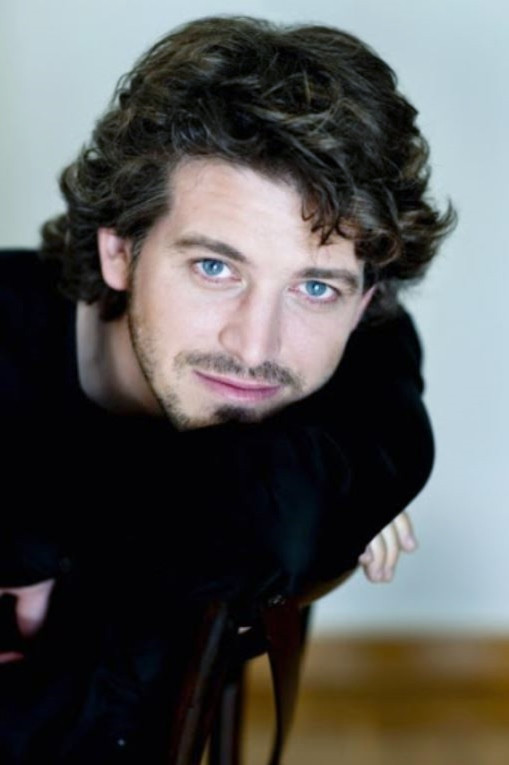 Juan Francisco Gatell backdrop