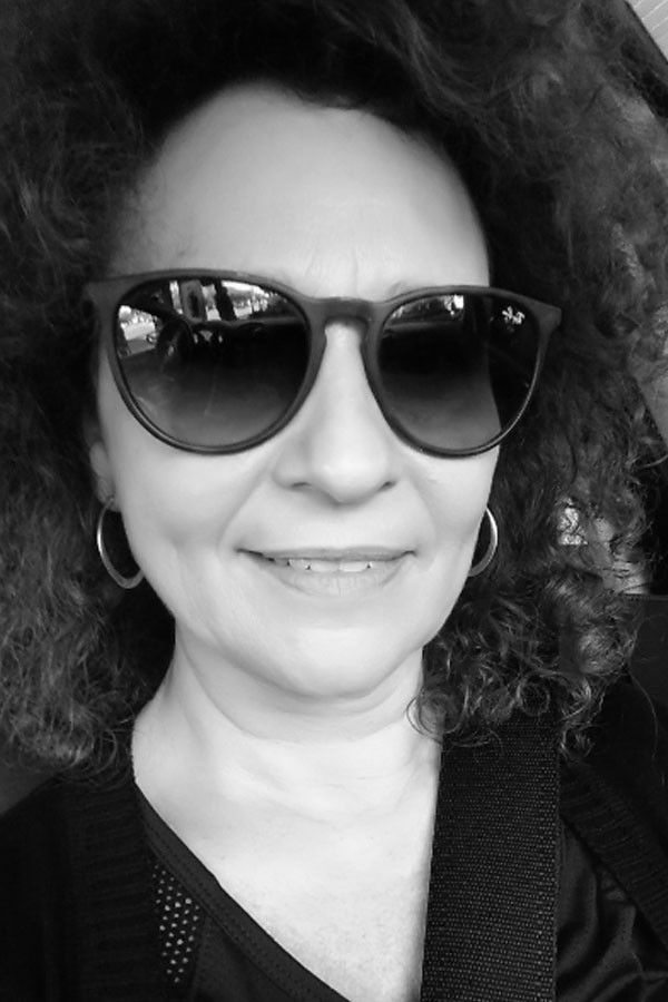 Debora Dejtiar backdrop