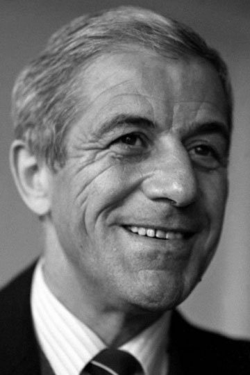 Zbigniew Zapasiewicz: Zbignjev Zapasjeviç backdrop