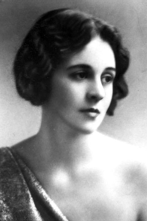 Lilian Oldland backdrop