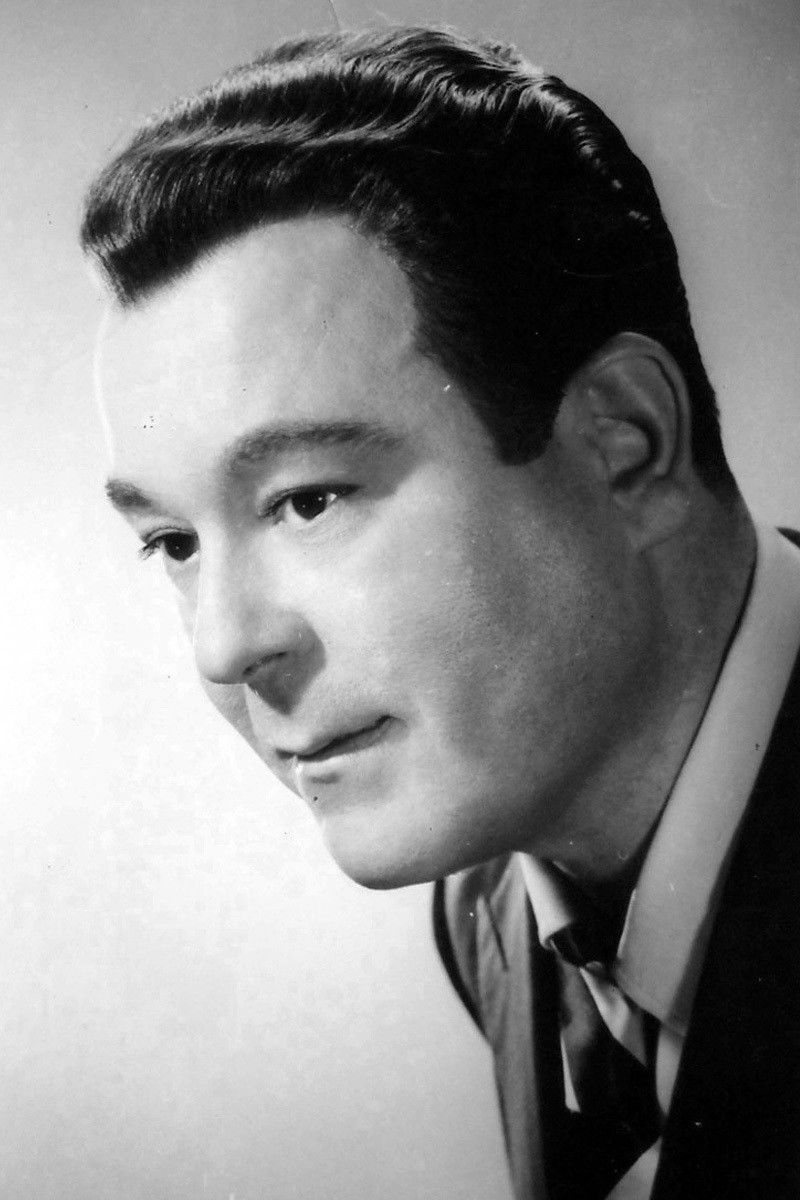 Alberto Castillo backdrop