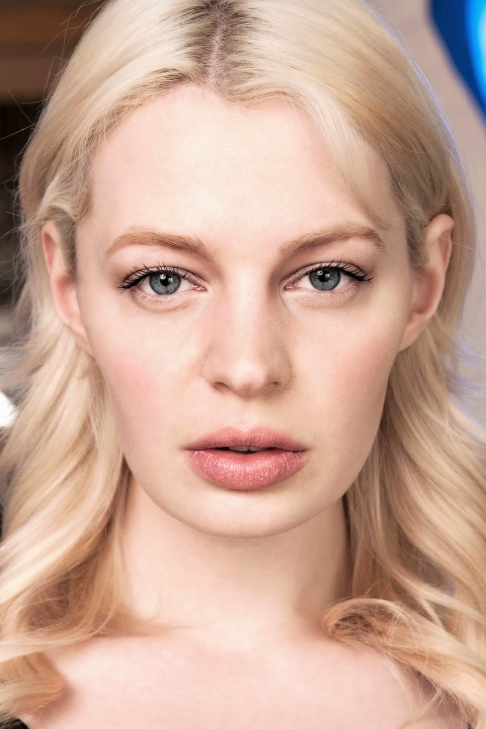 Chloe Farnworth backdrop