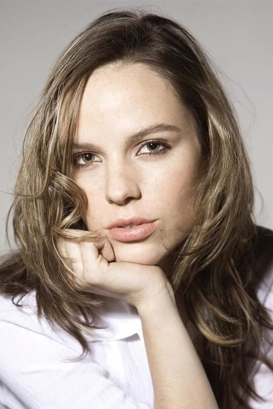 Lusiana Eçeverria backdrop