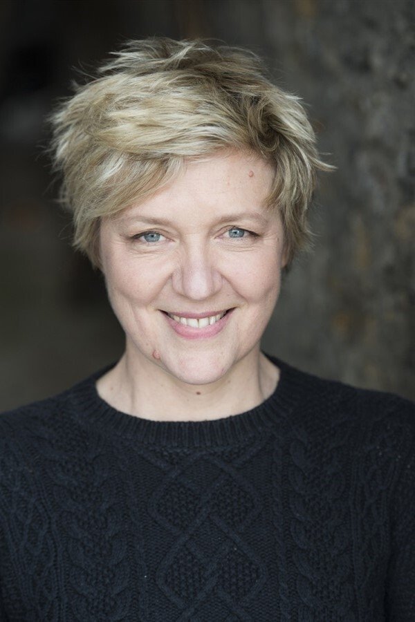 Elsa Bouchain backdrop