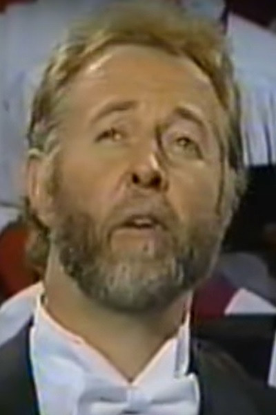 Benjamin Luxon backdrop