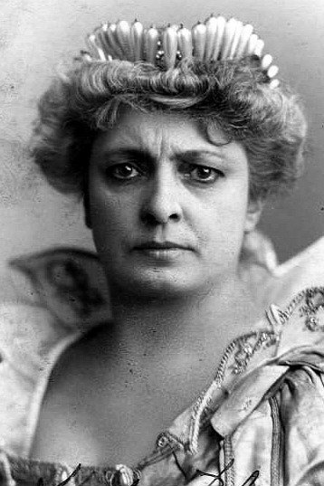 Kate Blancke → Kate Blankë backdrop