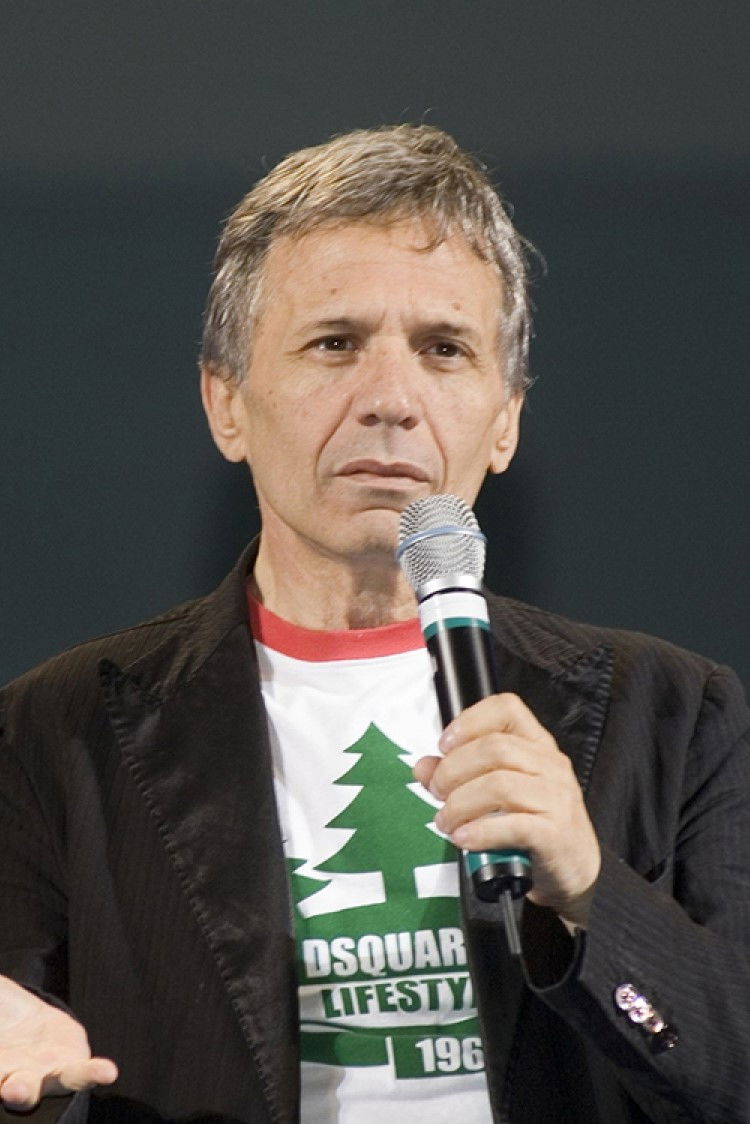 Tonino Accolla backdrop