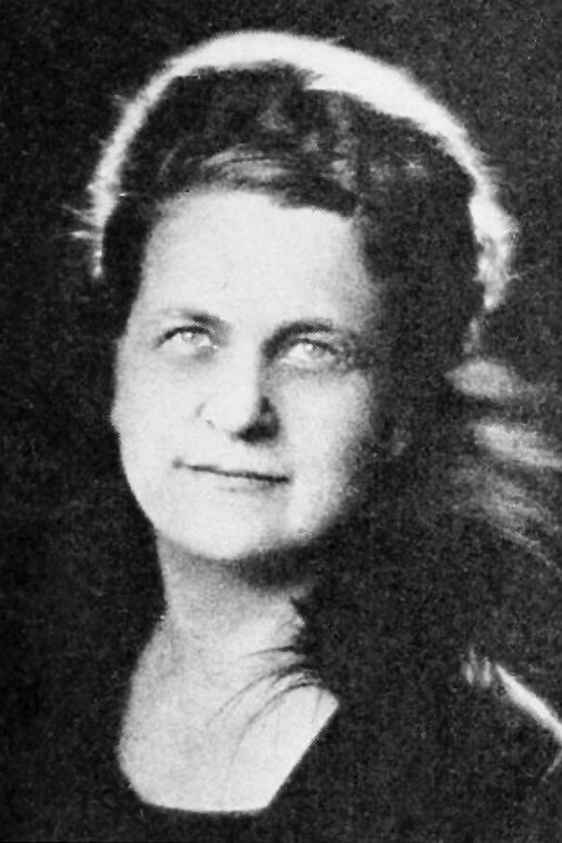 Emilie Johnson backdrop