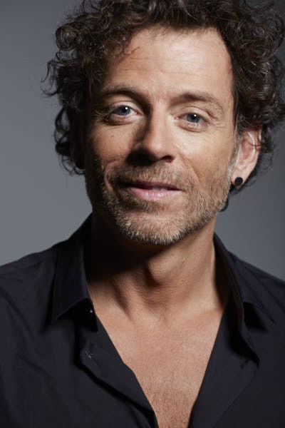 Santiago Ruiz backdrop