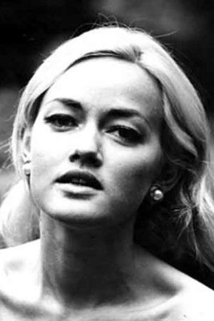 Laila Novak backdrop