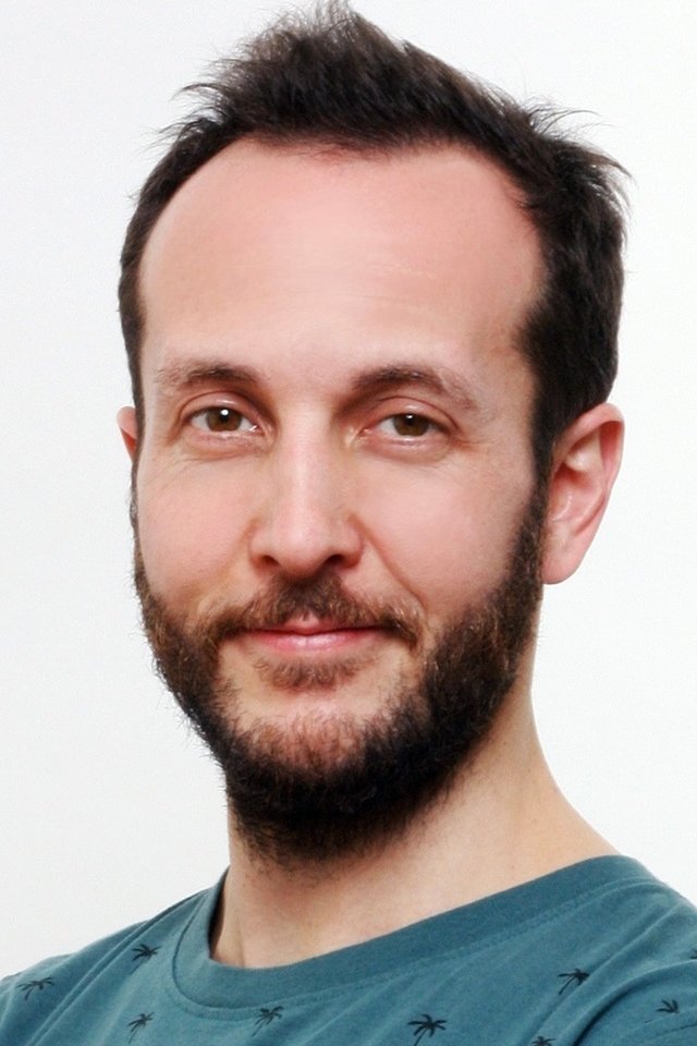 Julien Ratel backdrop