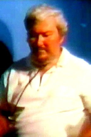 Silas Bueno backdrop