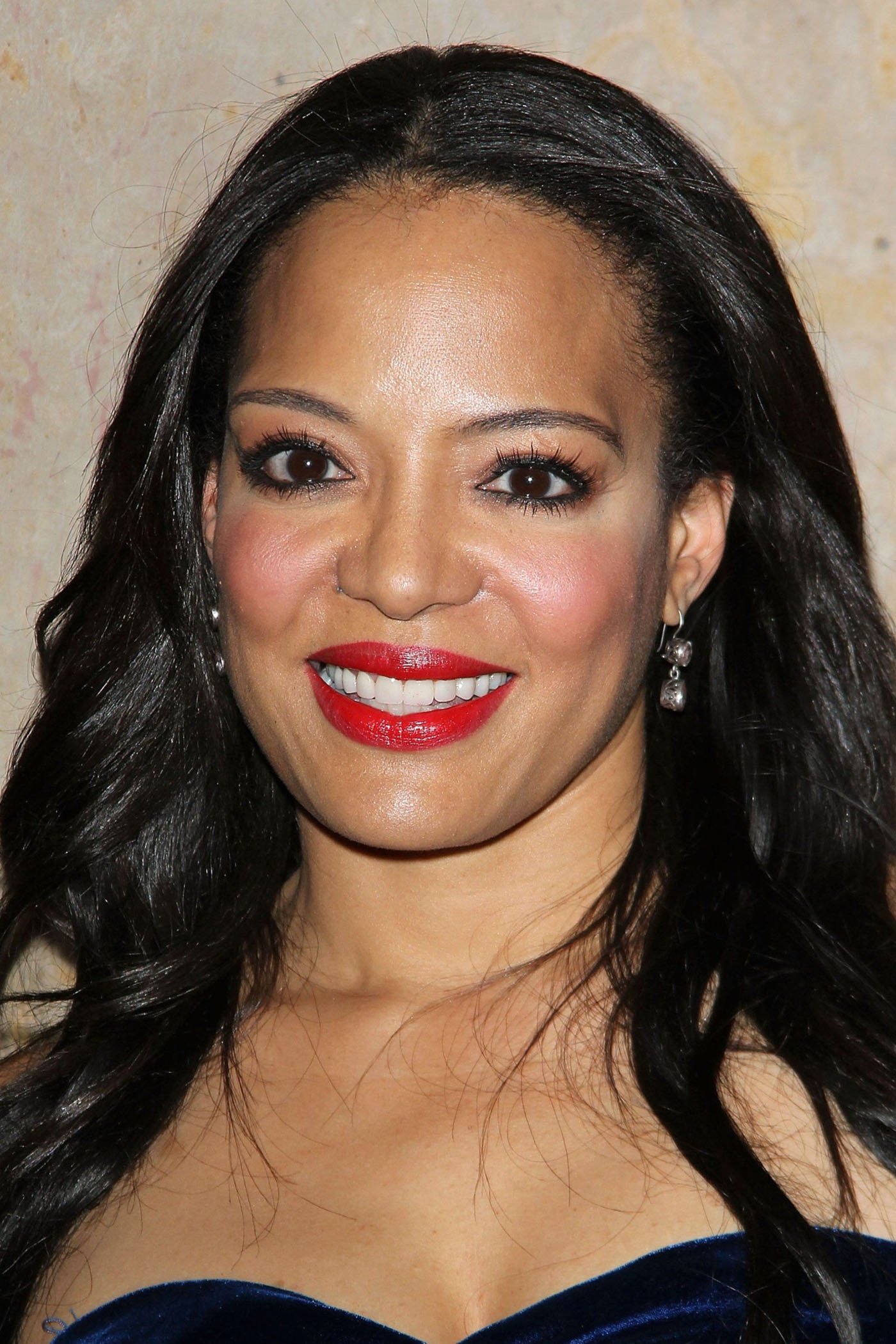 Luna Lauren Velez backdrop