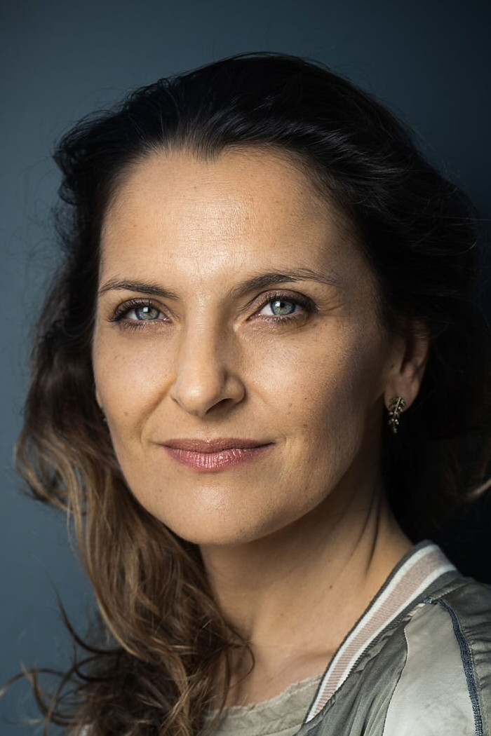 Antonia Zegers backdrop