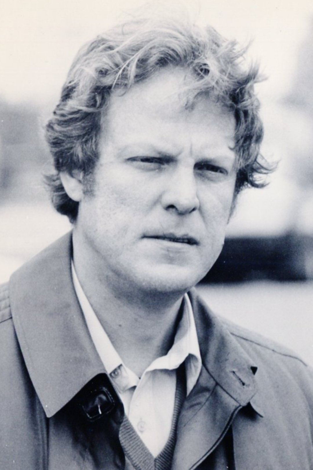 Gavin MacFadyen backdrop