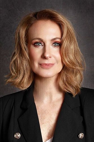 Denisse Dibós backdrop