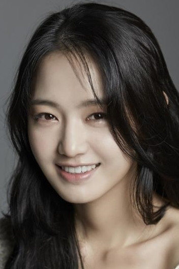 Lee Cheong-mi backdrop