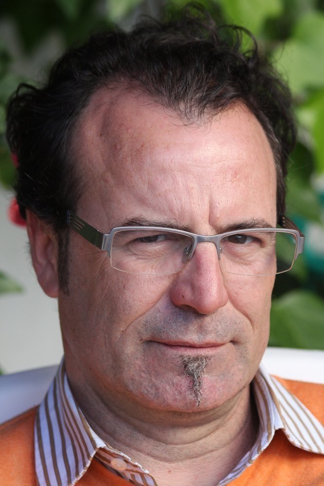 Francisco Alfonsin backdrop