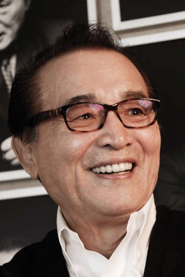 Shin Young-kyun backdrop