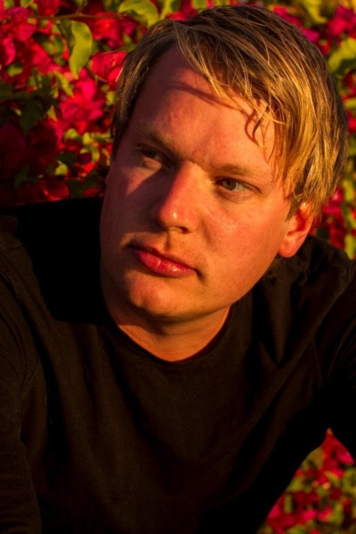 Sonny Laguna backdrop