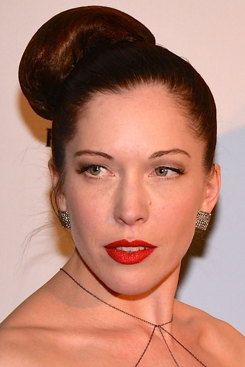 Yohanna Idha backdrop