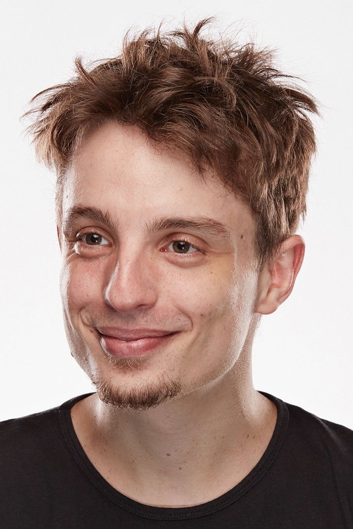 Mateus Almada backdrop