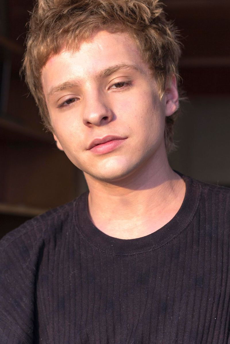 Maurício Barcellos backdrop