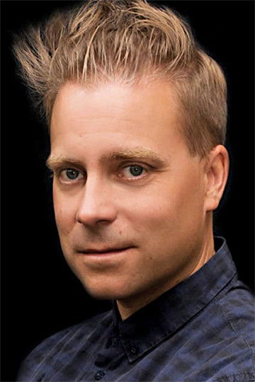 Mars Roberge backdrop