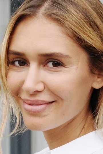 Sarah Rebellato backdrop