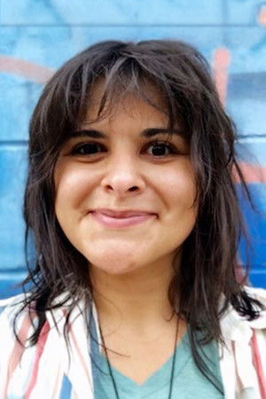 Esra Saydam backdrop