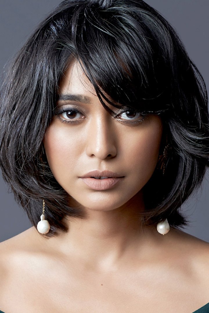 Sayani Gupta backdrop