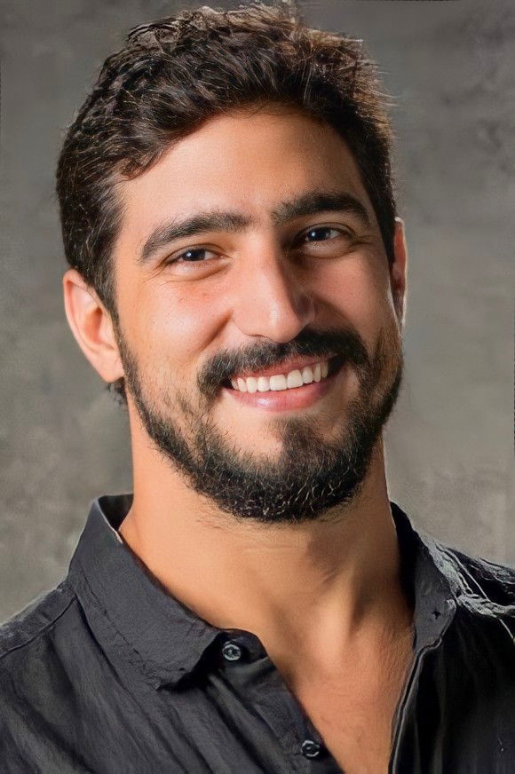 Renato Góes backdrop