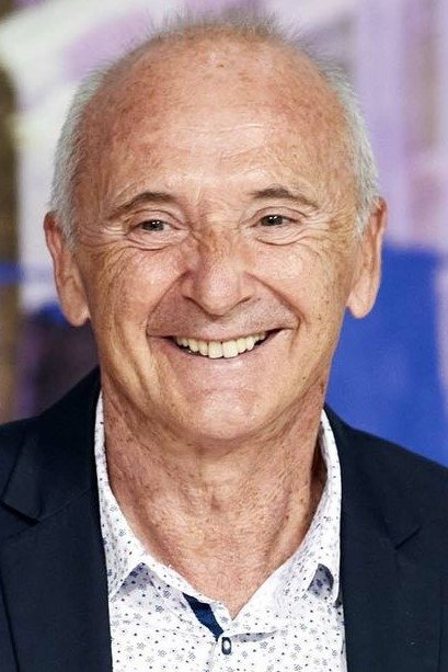 Xavier Deltell backdrop