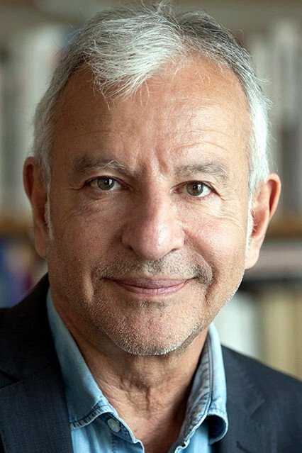 Serge Hefez backdrop