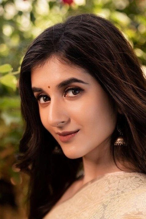 Sanjana Sarathy backdrop