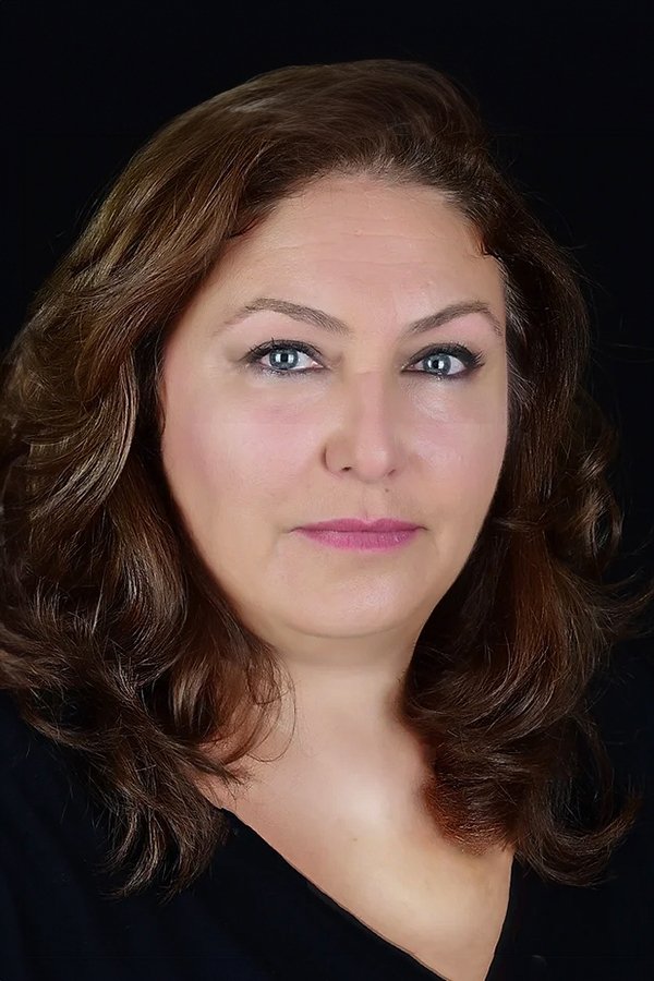 Birsen Dürülü backdrop