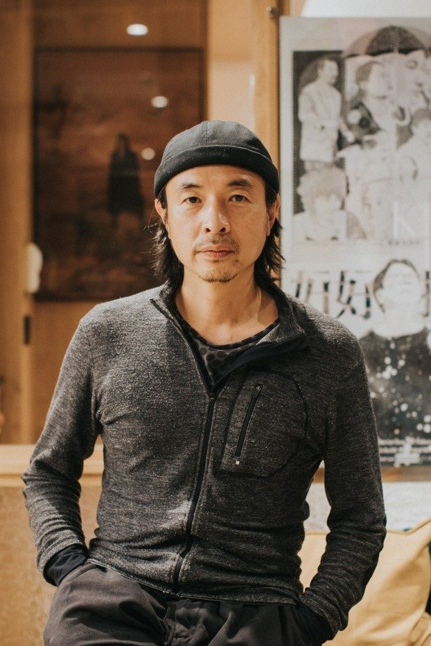 Man Lim-Chung backdrop