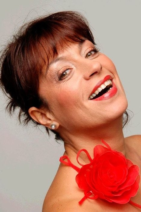 Adriana Trandafir backdrop