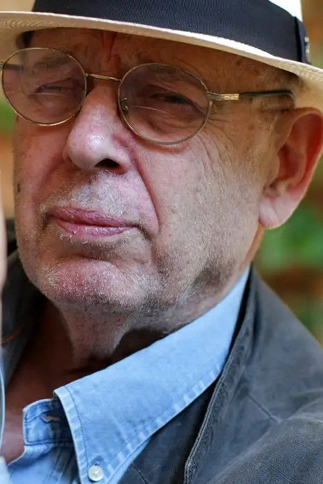 Zeljko Seneciç backdrop