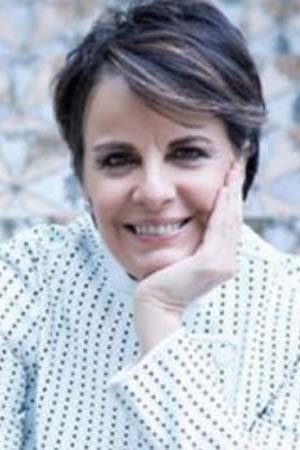 Leila Pinheiro backdrop