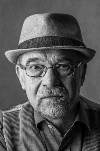 Mahmoud Behrouzian backdrop