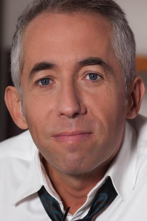 Olivier Till backdrop