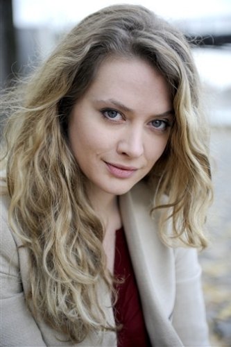 Déborah Amsens backdrop