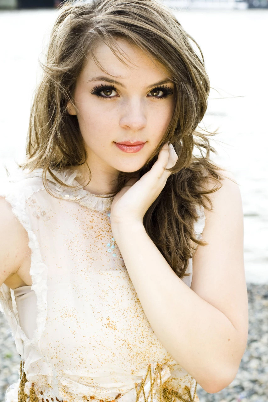 Aisling Knight backdrop