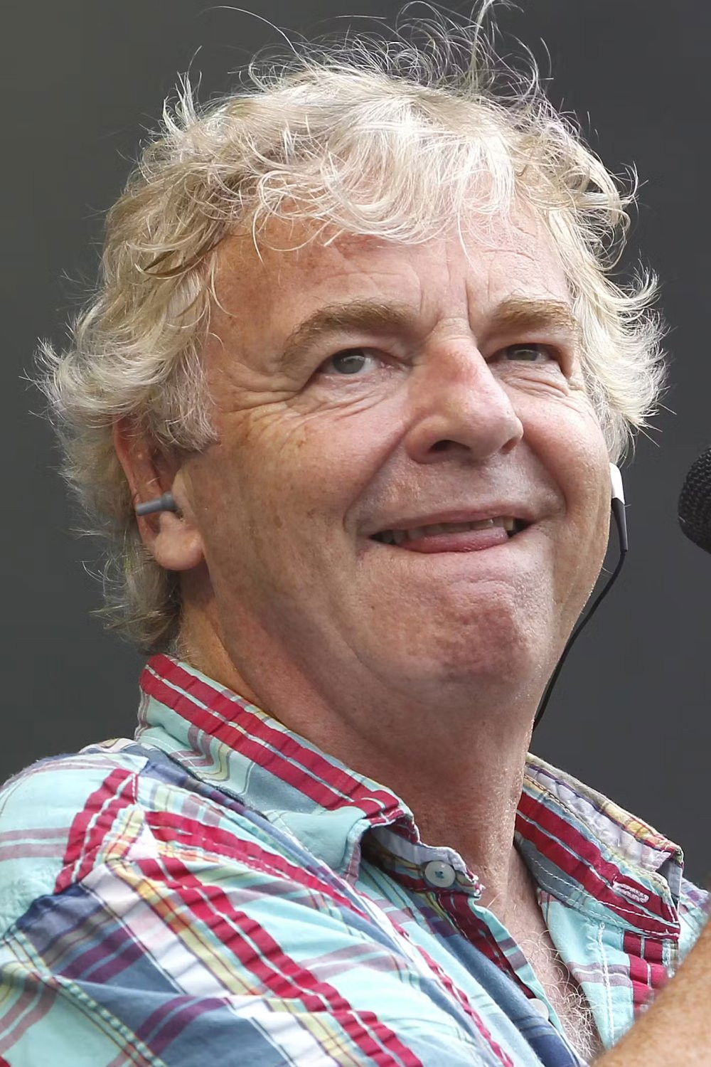 Michael Bundesen backdrop