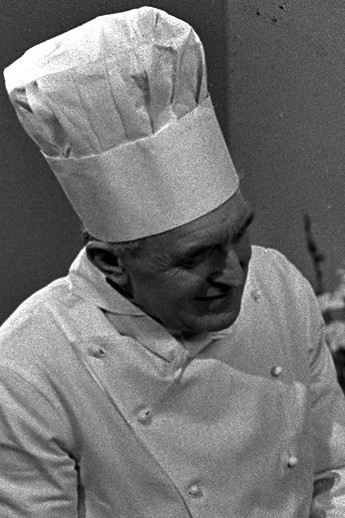 Axel Larsen backdrop