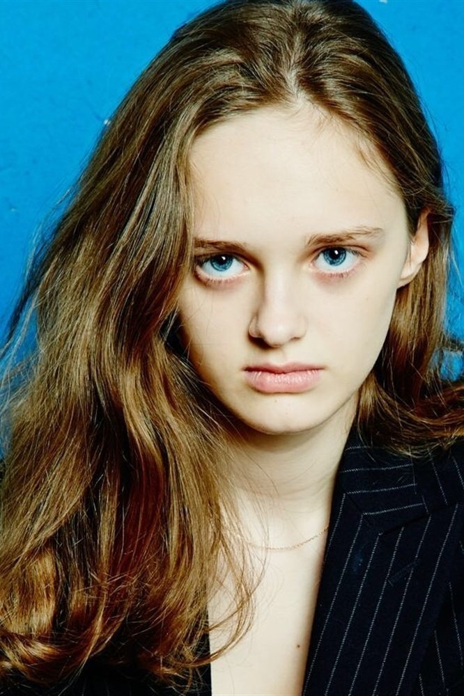 Lily Taïeb backdrop