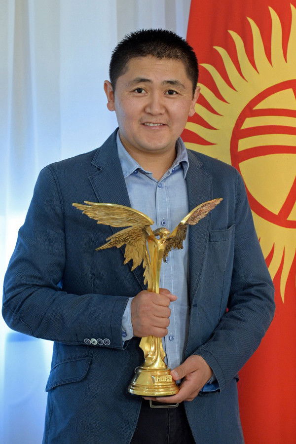 Mirlan Abdykalykov backdrop