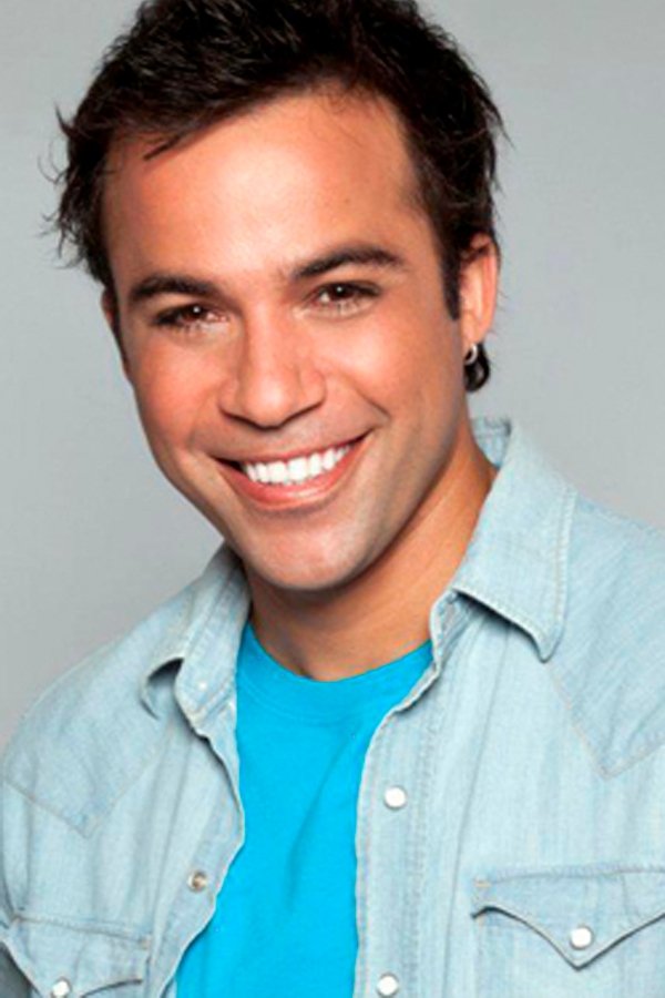 Renzo Schuller backdrop