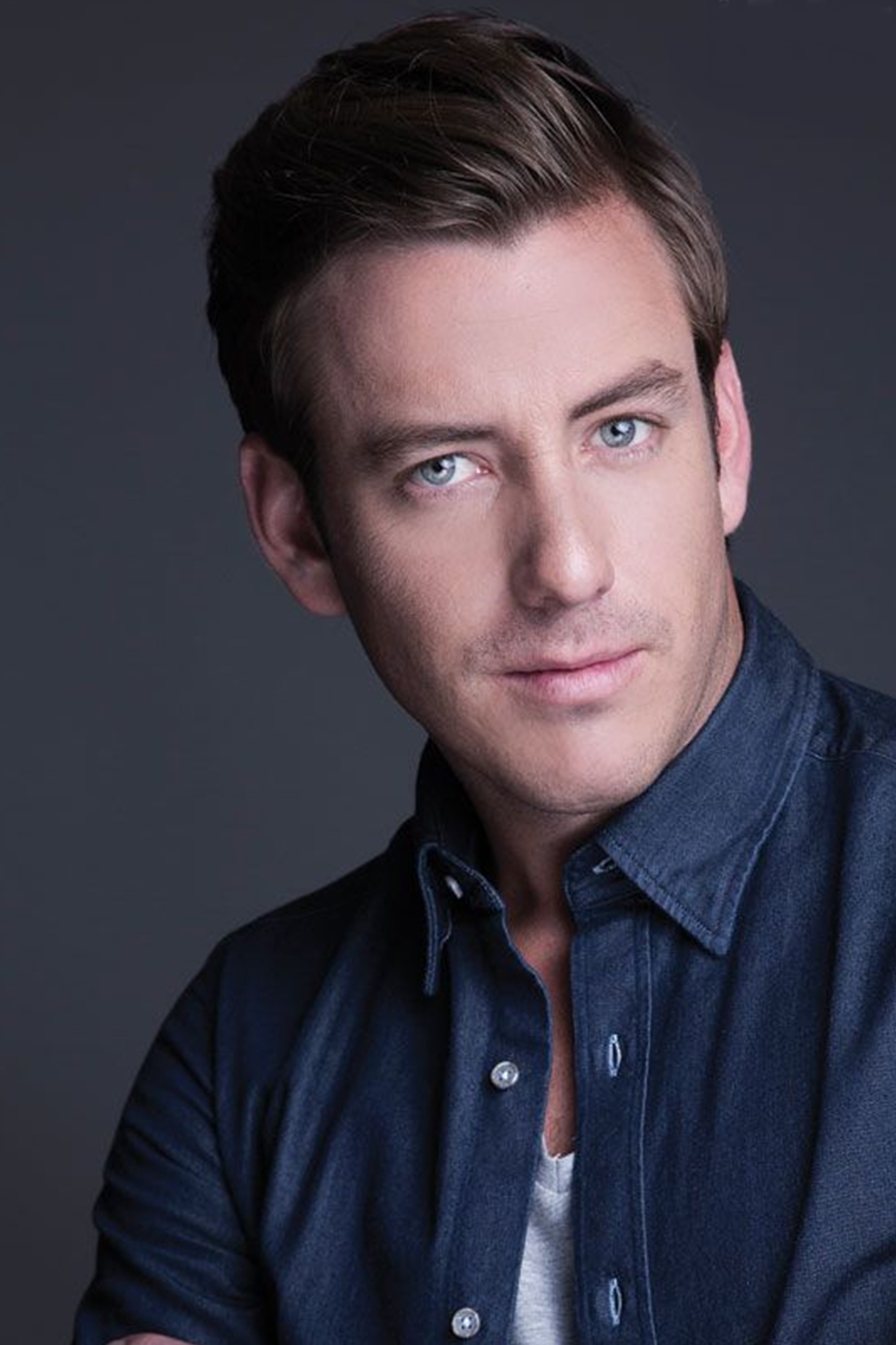 Juan Diego Covarrubias backdrop